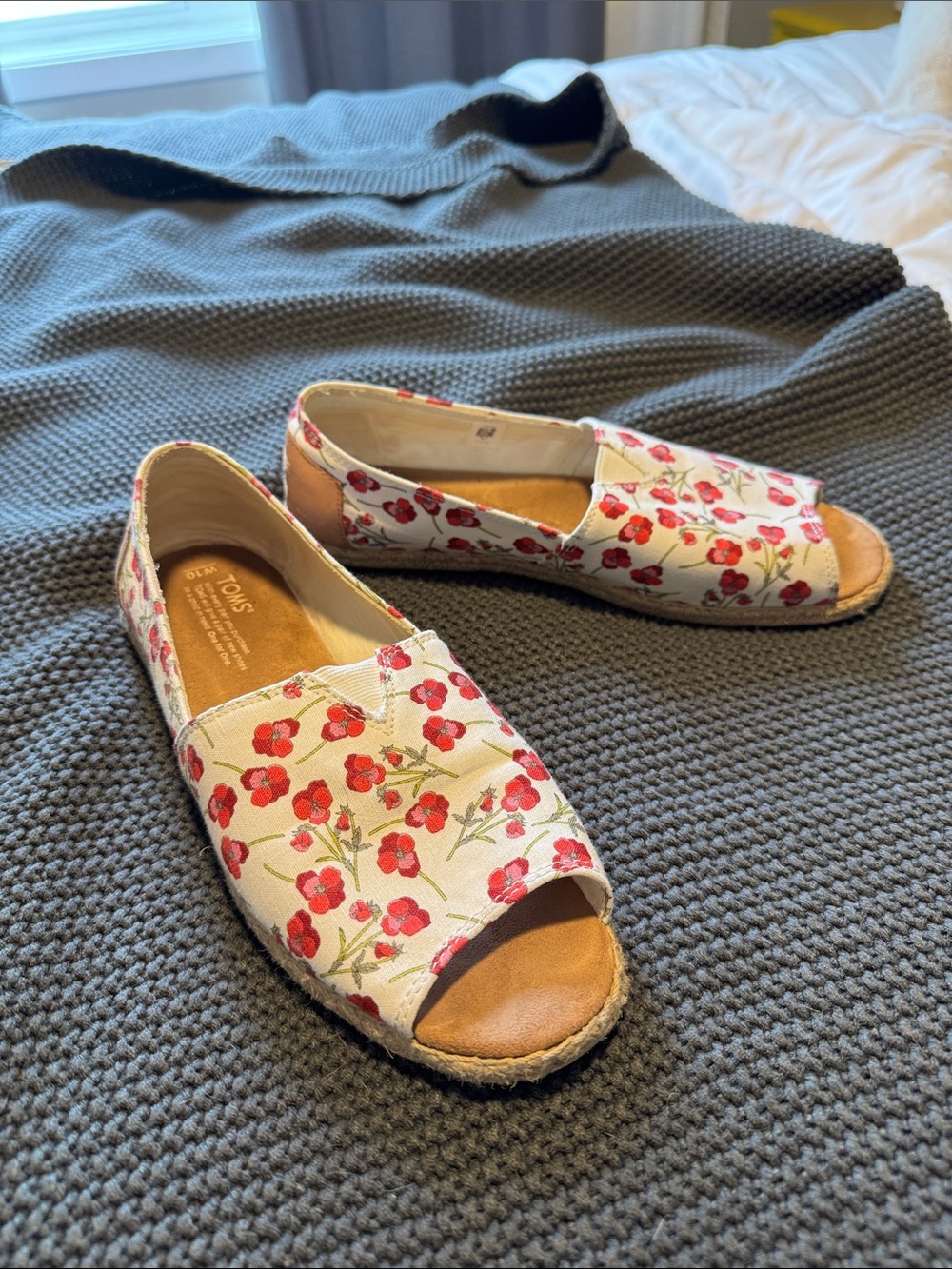 TOMS Women's Cream Open-Toe Espadrilles with Red Floral Print